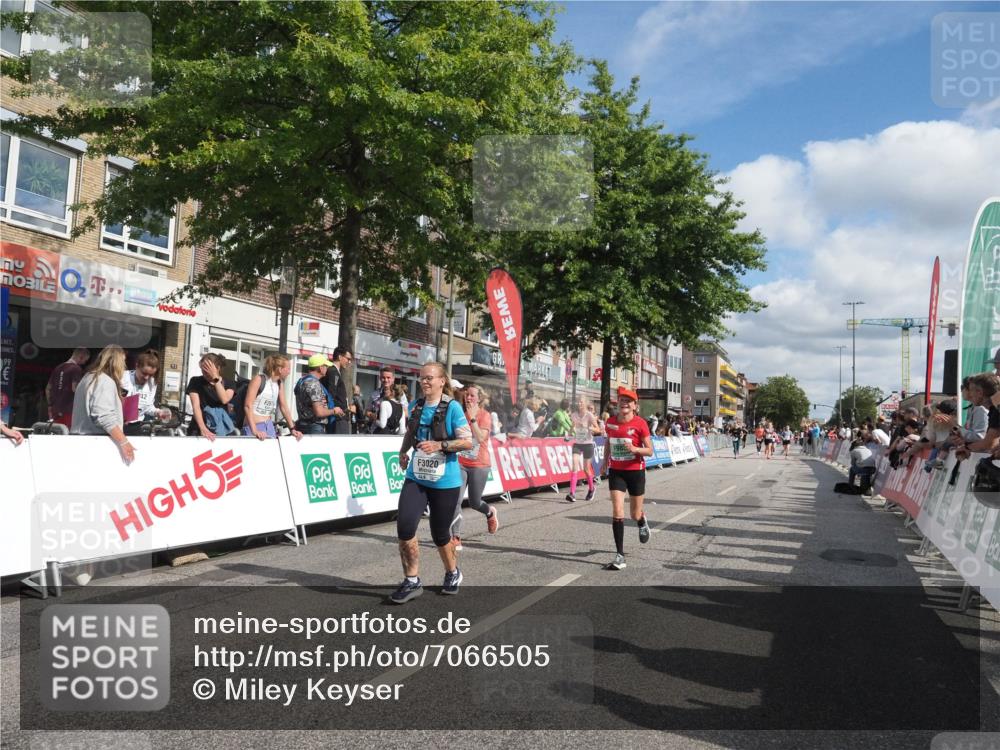 15.09.2024 - PSD Bank Halbmarathon Miley Keyser http://msf.ph/oto/7066505 15.09.2024 12:17:34 Ziel 983, 2282, 2665, 2931, 2932, 3010, 3020, 3072, 3155, 3302 meine-sportfotos.de