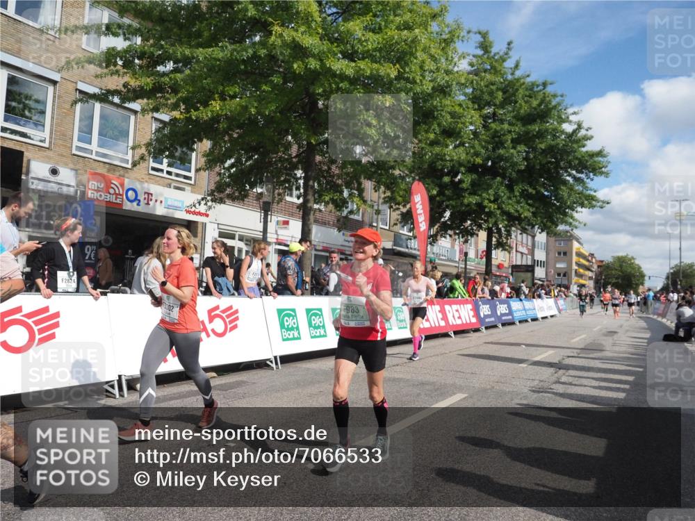 15.09.2024 - PSD Bank Halbmarathon Miley Keyser http://msf.ph/oto/7066533 15.09.2024 12:17:36 Ziel 983, 2282, 2665, 2931, 2932, 3010, 3020, 3072, 3155, 3302 meine-sportfotos.de