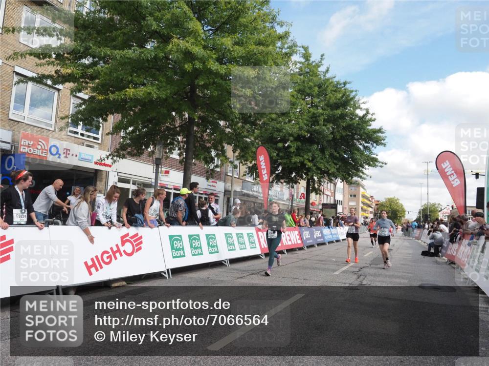 15.09.2024 - PSD Bank Halbmarathon Miley Keyser http://msf.ph/oto/7066564 15.09.2024 12:17:42 Ziel 983, 1515, 2549, 2665, 2702, 3010, 3020, 3072, 3155, 3260, 3302 meine-sportfotos.de