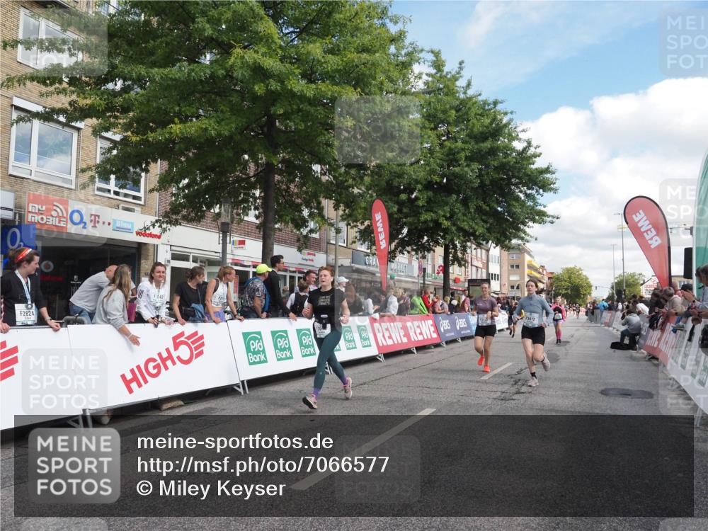 15.09.2024 - PSD Bank Halbmarathon Miley Keyser http://msf.ph/oto/7066577 15.09.2024 12:17:43 Ziel 983, 1515, 2424, 2549, 2665, 2702, 3010, 3020, 3072, 3155, 3260, 3302 meine-sportfotos.de