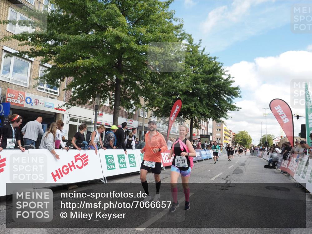 15.09.2024 - PSD Bank Halbmarathon Miley Keyser http://msf.ph/oto/7066657 15.09.2024 12:17:48 Ziel 983, 1515, 2169, 2298, 2424, 2549, 2665, 2702, 2762, 2971, 3010, 3072, 3084, 3155, 3260, 3302 meine-sportfotos.de
