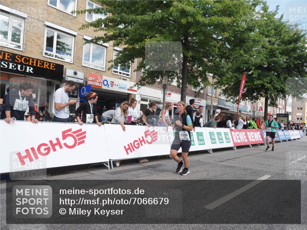 15.09.2024 - PSD Bank Halbmarathon Miley Keyser http://msf.ph/oto/7066679 15.09.2024 12:17:50 Ziel 1515, 2169, 2298, 2424, 2549, 2665, 2702, 2762, 2971, 3010, 3072, 3084, 3155, 3260 meine-sportfotos.de