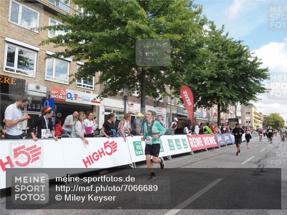 15.09.2024 - PSD Bank Halbmarathon Miley Keyser http://msf.ph/oto/7066689 15.09.2024 12:17:52 Ziel 1515, 2169, 2298, 2424, 2549, 2665, 2702, 2762, 2971, 2991, 3010, 3072, 3084, 3155, 3260, 3498 meine-sportfotos.de