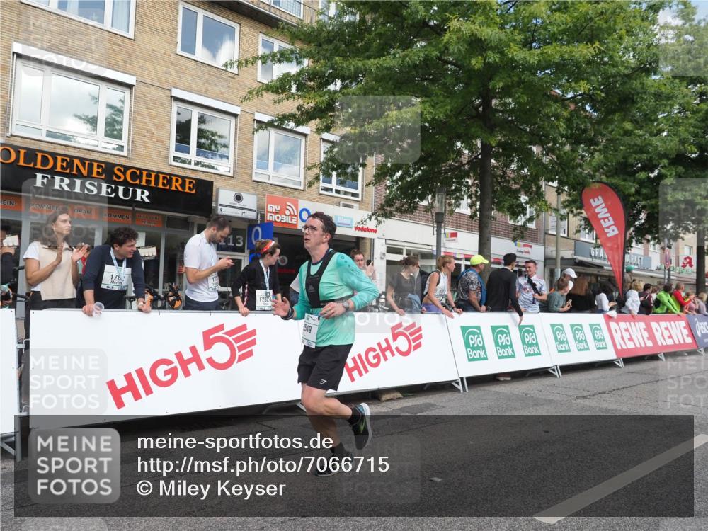 15.09.2024 - PSD Bank Halbmarathon Miley Keyser http://msf.ph/oto/7066715 15.09.2024 12:17:53 Ziel 1515, 2169, 2298, 2424, 2549, 2702, 2762, 2971, 2991, 3010, 3072, 3084, 3155, 3260, 3498 meine-sportfotos.de