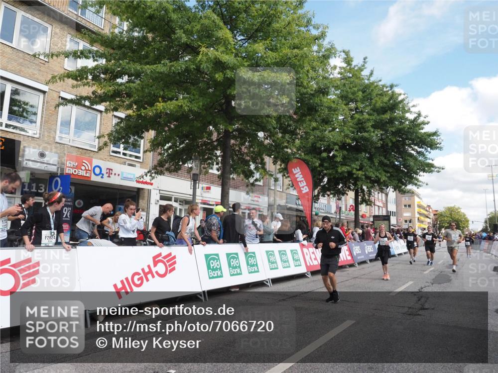 15.09.2024 - PSD Bank Halbmarathon Miley Keyser http://msf.ph/oto/7066720 15.09.2024 12:17:54 Ziel 1515, 2169, 2298, 2424, 2549, 2702, 2762, 2971, 2991, 3010, 3084, 3155, 3260, 3498 meine-sportfotos.de