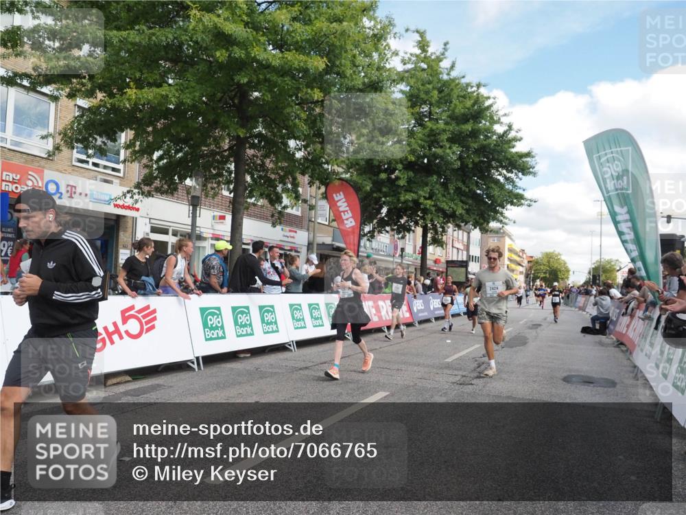 15.09.2024 - PSD Bank Halbmarathon Miley Keyser http://msf.ph/oto/7066765 15.09.2024 12:17:56 Ziel 1515, 2169, 2298, 2424, 2549, 2702, 2762, 2916, 2971, 2991, 3084, 3155, 3260, 3382, 3498 meine-sportfotos.de