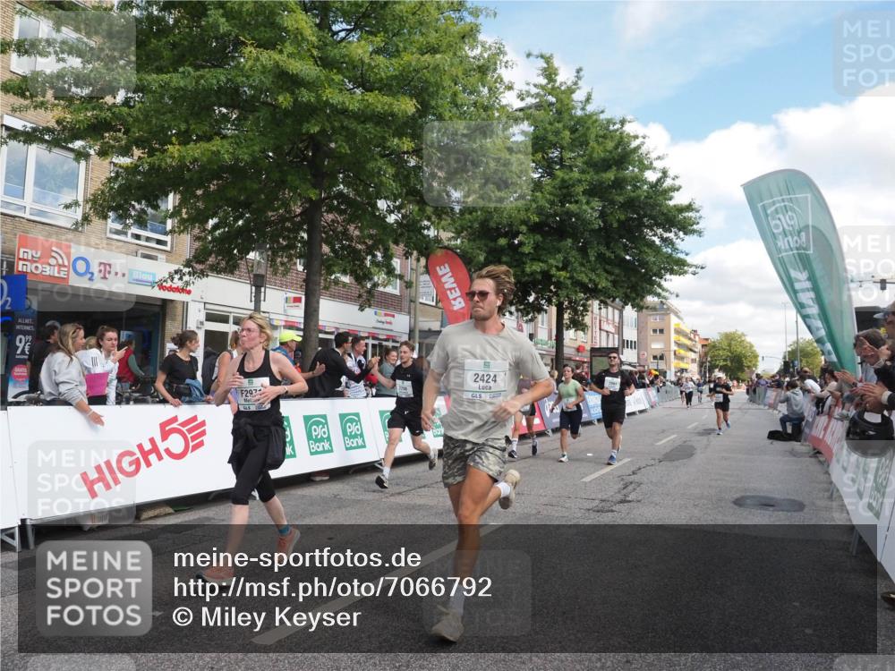 15.09.2024 - PSD Bank Halbmarathon Miley Keyser http://msf.ph/oto/7066792 15.09.2024 12:17:57 Ziel 1515, 2169, 2298, 2424, 2549, 2702, 2762, 2916, 2971, 2991, 3084, 3137, 3260, 3382, 3498 meine-sportfotos.de