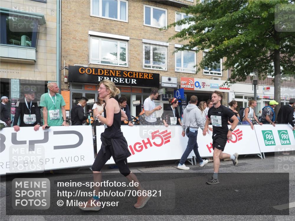 15.09.2024 - PSD Bank Halbmarathon Miley Keyser http://msf.ph/oto/7066821 15.09.2024 12:17:58 Ziel 1515, 1959, 2169, 2298, 2424, 2549, 2702, 2762, 2916, 2971, 2991, 3070, 3084, 3137, 3260, 3382, 3498 meine-sportfotos.de