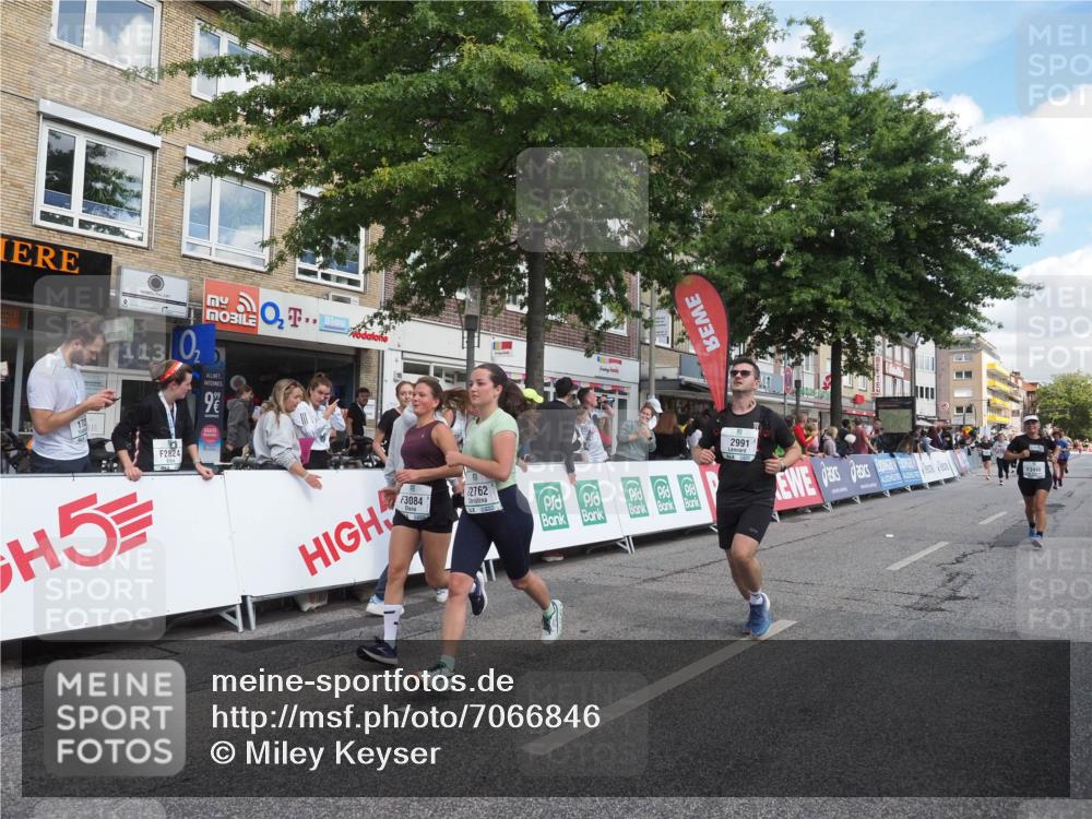 15.09.2024 - PSD Bank Halbmarathon Miley Keyser http://msf.ph/oto/7066846 15.09.2024 12:17:59 Ziel 1515, 1959, 2169, 2298, 2424, 2549, 2702, 2762, 2916, 2971, 2991, 3070, 3084, 3137, 3260, 3382, 3498 meine-sportfotos.de