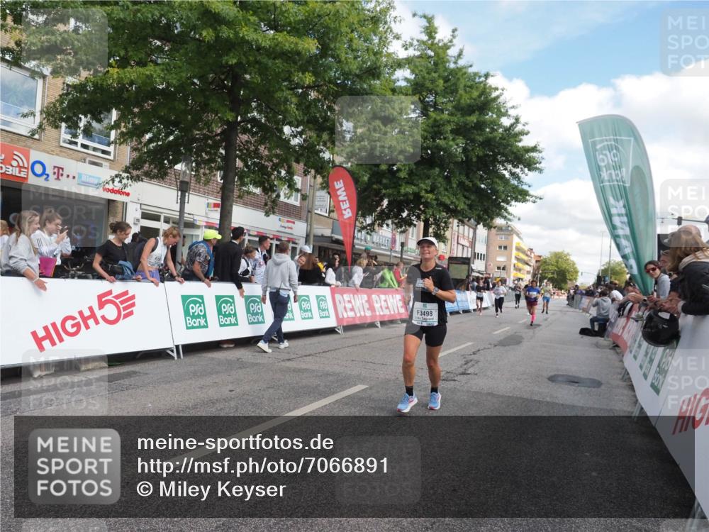 15.09.2024 - PSD Bank Halbmarathon Miley Keyser http://msf.ph/oto/7066891 15.09.2024 12:18:01 Ziel 789, 1959, 2169, 2298, 2424, 2549, 2762, 2916, 2971, 2991, 3070, 3084, 3137, 3260, 3382, 3498 meine-sportfotos.de