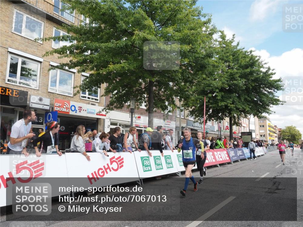 15.09.2024 - PSD Bank Halbmarathon Miley Keyser http://msf.ph/oto/7067013 15.09.2024 12:18:10 Ziel 789, 1959, 2169, 2916, 2971, 2991, 3070, 3074, 3095, 3137, 3208, 3382, 3498 meine-sportfotos.de