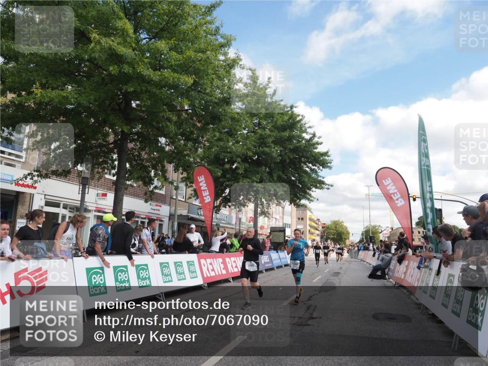 15.09.2024 - PSD Bank Halbmarathon Miley Keyser http://msf.ph/oto/7067090 15.09.2024 12:18:17 Ziel 789, 1959, 2085, 2351, 2916, 3048, 3064, 3070, 3074, 3095, 3137, 3208, 3382 meine-sportfotos.de