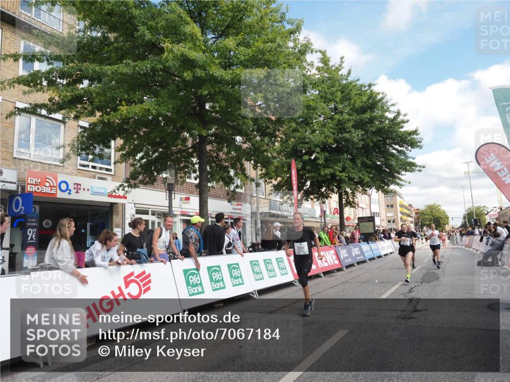 15.09.2024 - PSD Bank Halbmarathon Miley Keyser http://msf.ph/oto/7067184 15.09.2024 12:18:23 Ziel 1713, 2085, 2351, 2450, 3048, 3064, 3074, 3093, 3095, 3208 meine-sportfotos.de