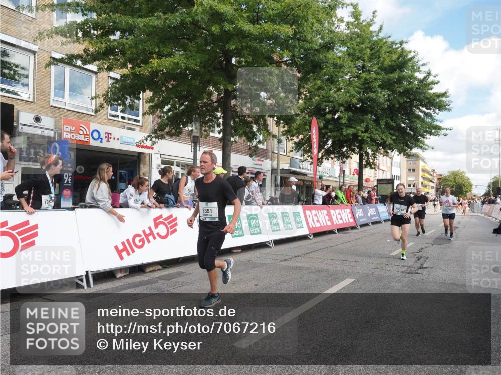 15.09.2024 - PSD Bank Halbmarathon Miley Keyser http://msf.ph/oto/7067216 15.09.2024 12:18:23 Ziel 1713, 2085, 2351, 2450, 3048, 3064, 3074, 3093, 3095, 3208 meine-sportfotos.de