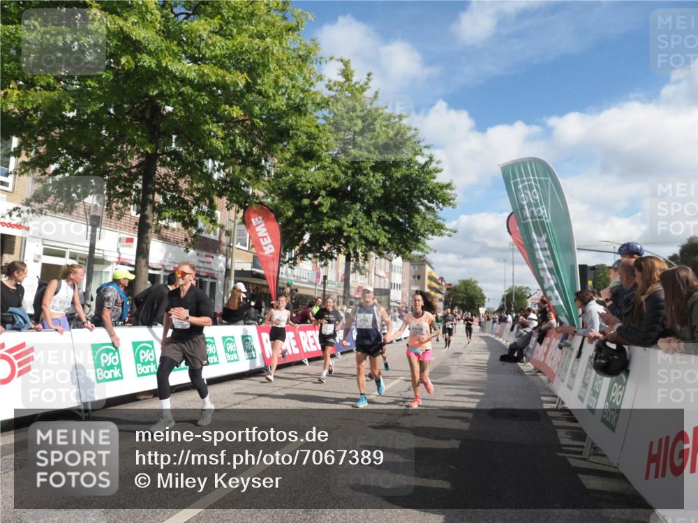 15.09.2024 - PSD Bank Halbmarathon Miley Keyser http://msf.ph/oto/7067389 15.09.2024 12:18:35 Ziel 1713, 1853, 2154, 2266, 2450, 3064, 3093, 3136, 3141, 3453, 3454, 3472, 3533 meine-sportfotos.de