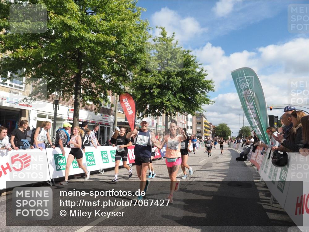 15.09.2024 - PSD Bank Halbmarathon Miley Keyser http://msf.ph/oto/7067427 15.09.2024 12:18:36 Ziel 1713, 1853, 2154, 2266, 2450, 3064, 3093, 3136, 3141, 3453, 3454, 3472, 3533 meine-sportfotos.de