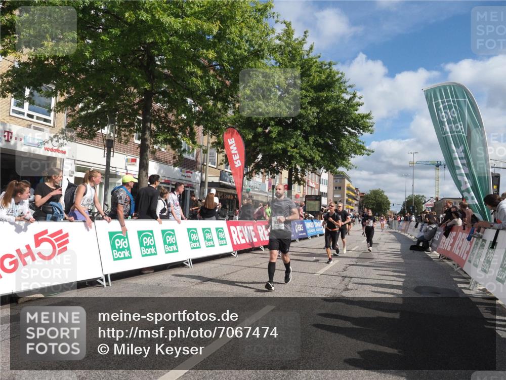 15.09.2024 - PSD Bank Halbmarathon Miley Keyser http://msf.ph/oto/7067474 15.09.2024 12:18:40 Ziel 802, 1713, 1853, 2016, 2023, 2086, 2154, 2232, 2266, 2450, 3093, 3136, 3141, 3221, 3453, 3454, 3472, 3533 meine-sportfotos.de
