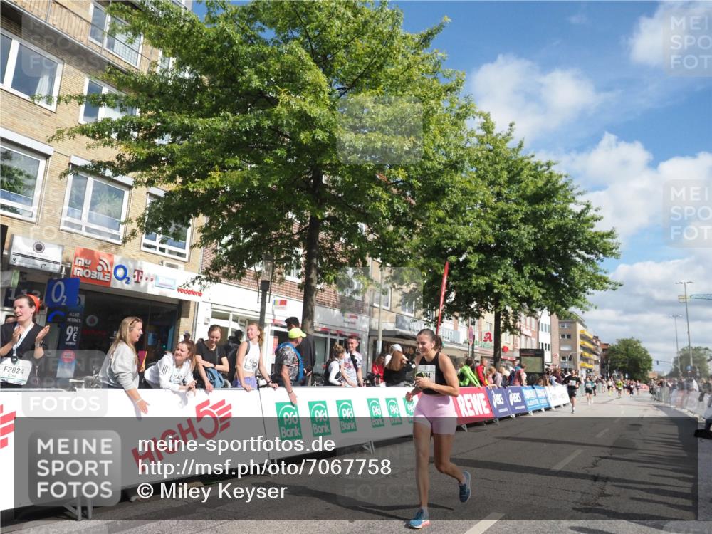 15.09.2024 - PSD Bank Halbmarathon Miley Keyser http://msf.ph/oto/7067758 15.09.2024 12:18:51 Ziel 802, 1853, 2016, 2023, 2086, 2149, 2154, 2232, 2266, 2821, 3094, 3136, 3221, 3472, 3533 meine-sportfotos.de