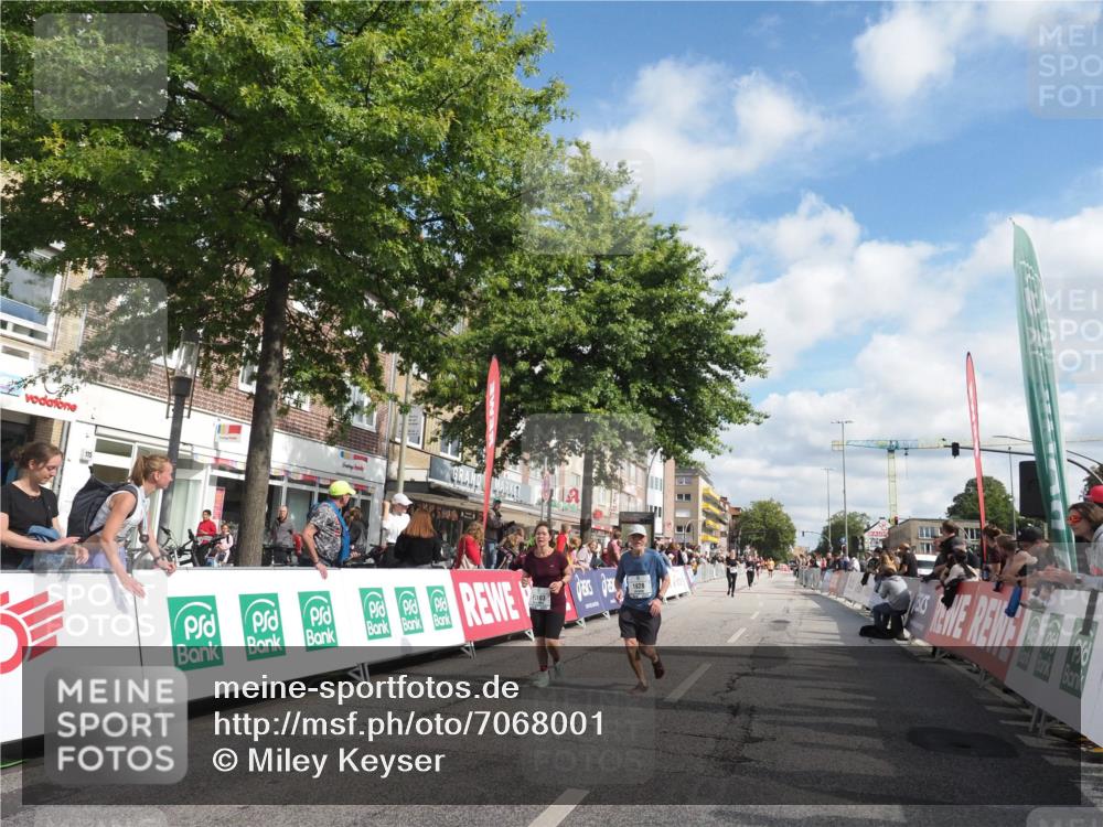 15.09.2024 - PSD Bank Halbmarathon Miley Keyser http://msf.ph/oto/7068001 15.09.2024 12:19:17 Ziel 1728, 1828, 3103, 3106, 3373, 3419, 3446, 3447 meine-sportfotos.de