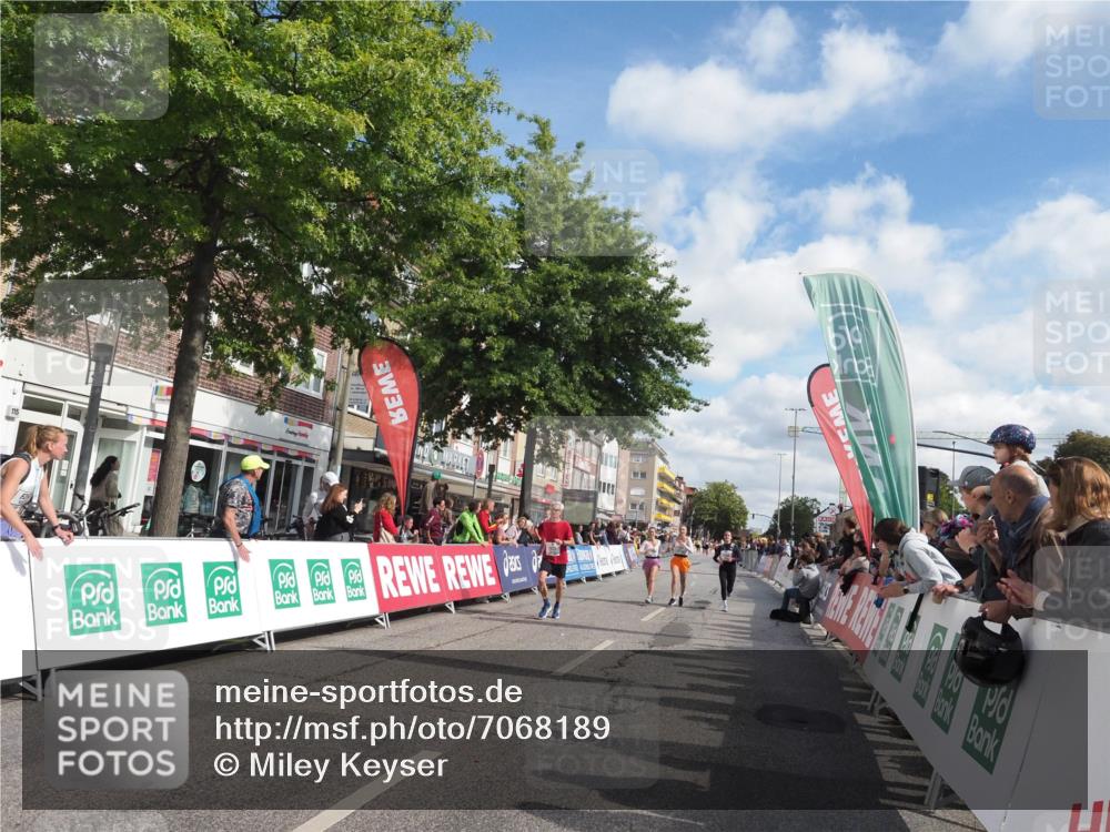 15.09.2024 - PSD Bank Halbmarathon Miley Keyser http://msf.ph/oto/7068189 15.09.2024 12:19:48 Ziel 1613, 2025, 2867, 2903, 3394, 3436 meine-sportfotos.de