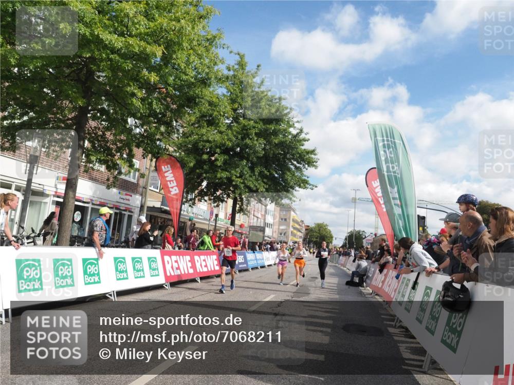 15.09.2024 - PSD Bank Halbmarathon Miley Keyser http://msf.ph/oto/7068211 15.09.2024 12:19:49 Ziel 1613, 2025, 2867, 2903, 3394, 3436 meine-sportfotos.de