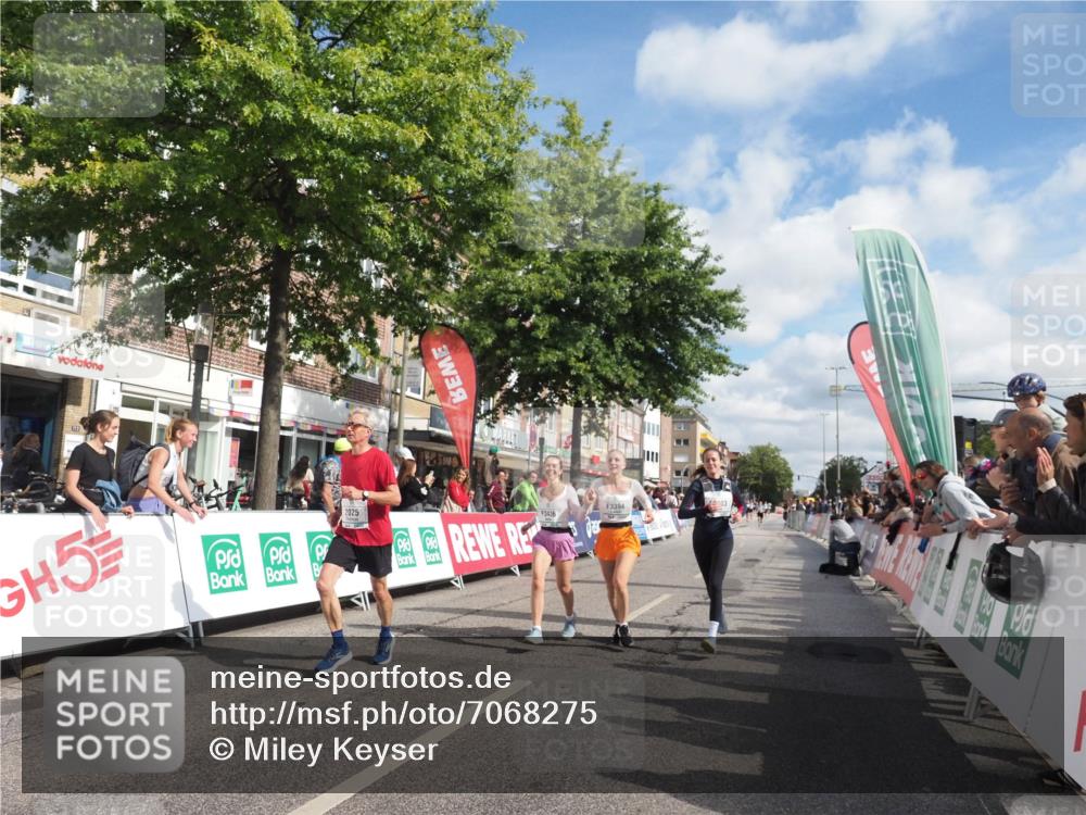 15.09.2024 - PSD Bank Halbmarathon Miley Keyser http://msf.ph/oto/7068275 15.09.2024 12:19:51 Ziel 1613, 2025, 2867, 2903, 3394, 3436, 3440 meine-sportfotos.de