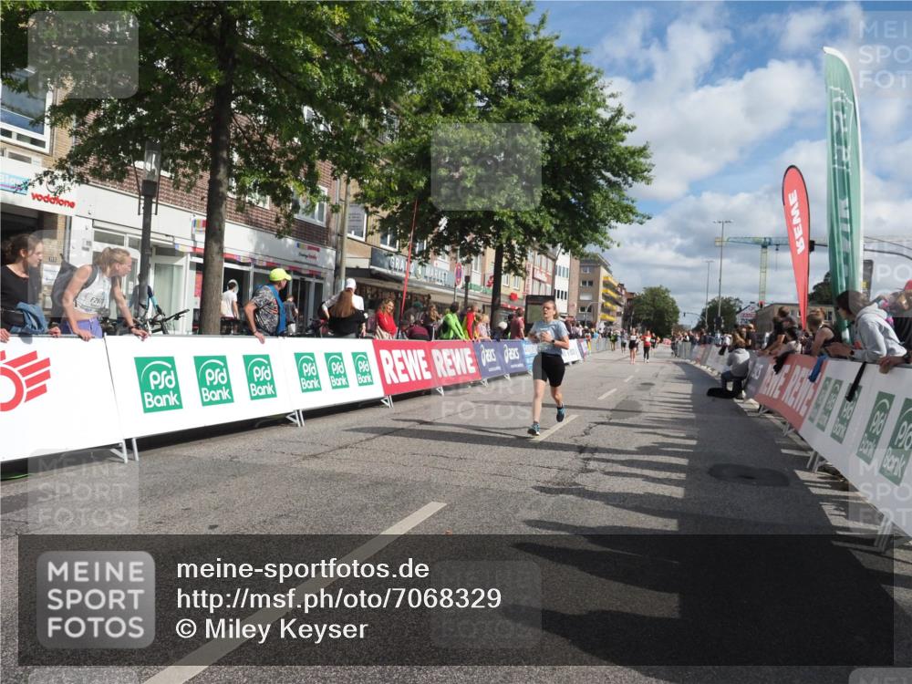 15.09.2024 - PSD Bank Halbmarathon Miley Keyser http://msf.ph/oto/7068329 15.09.2024 12:20:02 Ziel 2025, 2295, 2903, 3085, 3394, 3436, 3440 meine-sportfotos.de