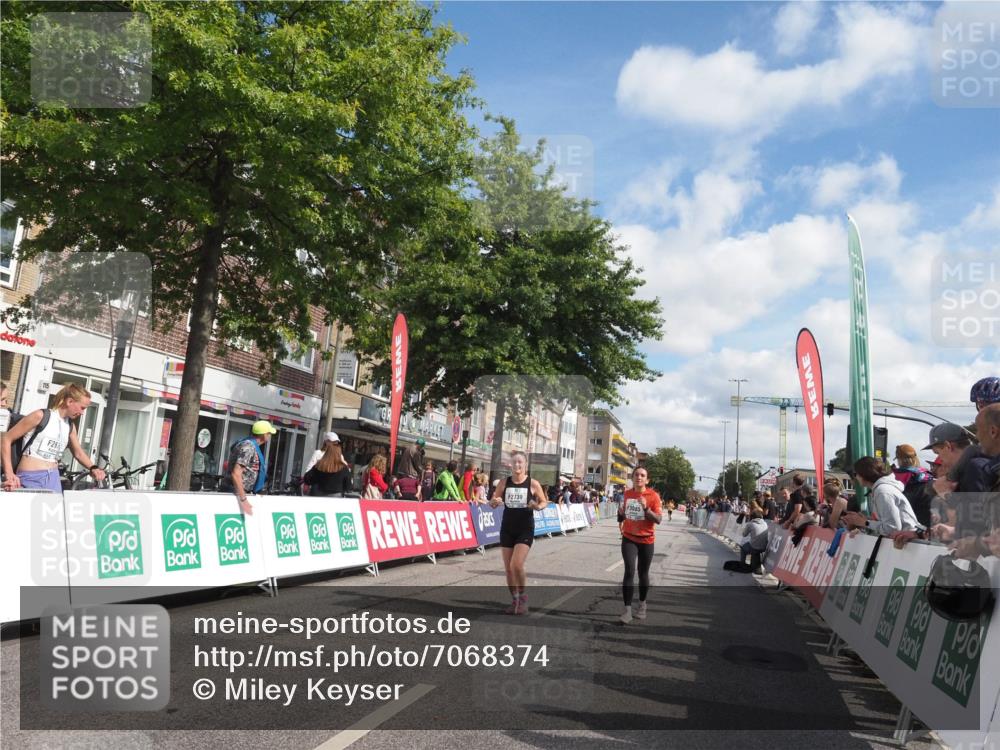 15.09.2024 - PSD Bank Halbmarathon Miley Keyser http://msf.ph/oto/7068374 15.09.2024 12:20:10 Ziel 2215, 2295, 2739, 3085, 3152, 3440, 3540 meine-sportfotos.de