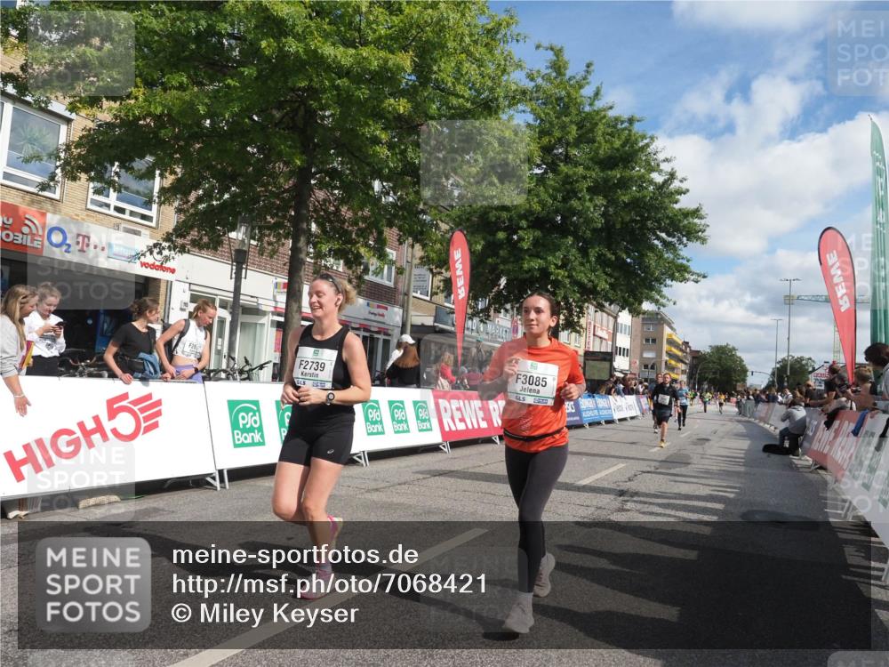 15.09.2024 - PSD Bank Halbmarathon Miley Keyser http://msf.ph/oto/7068421 15.09.2024 12:20:12 Ziel 2215, 2295, 2739, 3085, 3152, 3440, 3540 meine-sportfotos.de