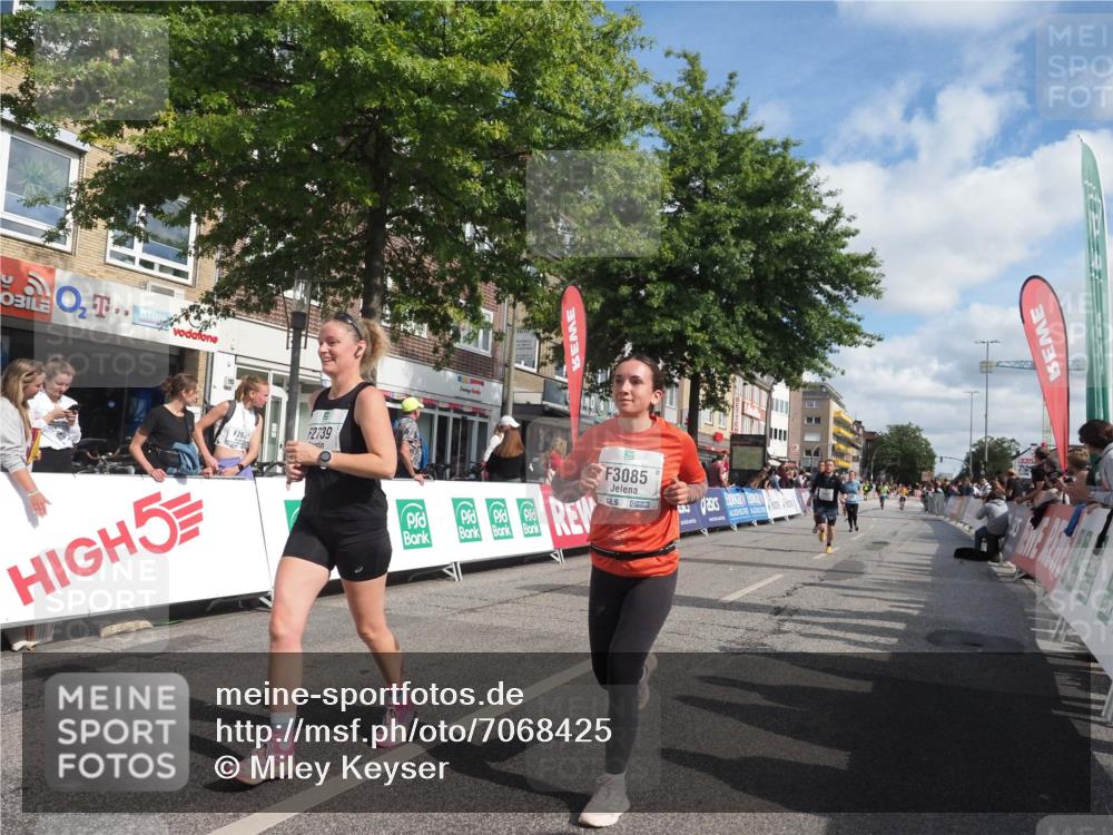15.09.2024 - PSD Bank Halbmarathon Miley Keyser http://msf.ph/oto/7068425 15.09.2024 12:20:12 Ziel 2215, 2295, 2739, 3085, 3152, 3440, 3540 meine-sportfotos.de