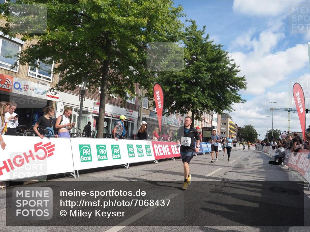 15.09.2024 - PSD Bank Halbmarathon Miley Keyser http://msf.ph/oto/7068437 15.09.2024 12:20:14 Ziel 2215, 2295, 2739, 3085, 3152, 3540 meine-sportfotos.de