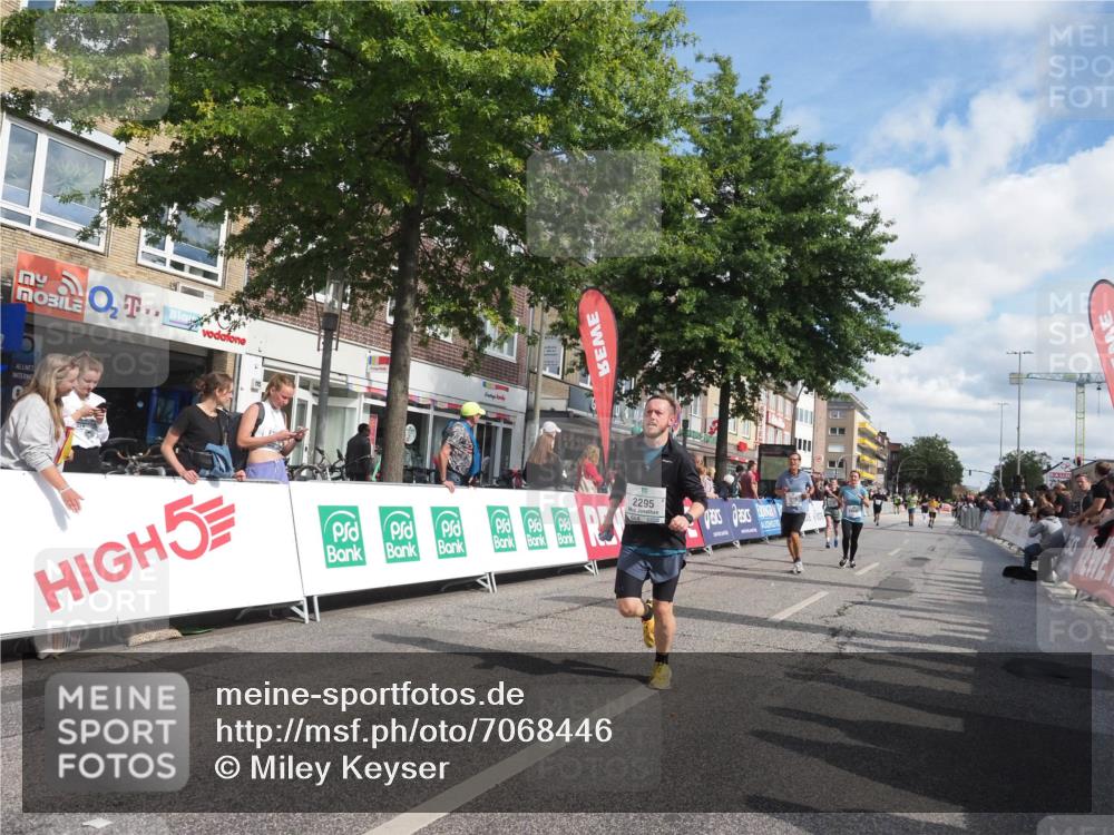 15.09.2024 - PSD Bank Halbmarathon Miley Keyser http://msf.ph/oto/7068446 15.09.2024 12:20:15 Ziel 2215, 2295, 2739, 3085, 3152, 3540 meine-sportfotos.de