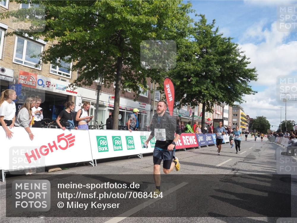 15.09.2024 - PSD Bank Halbmarathon Miley Keyser http://msf.ph/oto/7068454 15.09.2024 12:20:15 Ziel 2215, 2295, 2739, 3085, 3152, 3540 meine-sportfotos.de
