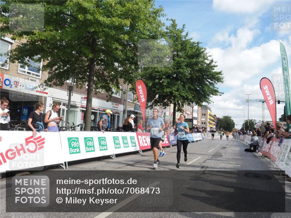 15.09.2024 - PSD Bank Halbmarathon Miley Keyser http://msf.ph/oto/7068473 15.09.2024 12:20:17 Ziel 2215, 2295, 2739, 3085, 3152, 3231, 3540 meine-sportfotos.de