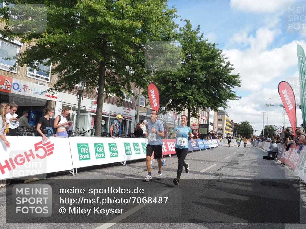 15.09.2024 - PSD Bank Halbmarathon Miley Keyser http://msf.ph/oto/7068487 15.09.2024 12:20:17 Ziel 2215, 2295, 2739, 3085, 3152, 3231, 3540 meine-sportfotos.de