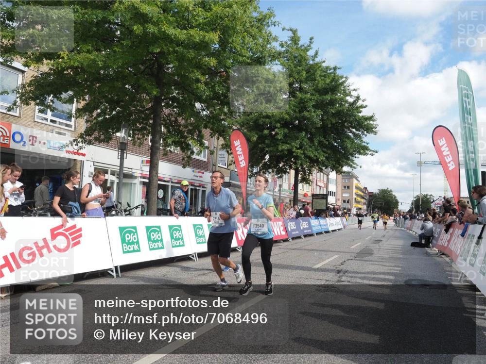 15.09.2024 - PSD Bank Halbmarathon Miley Keyser http://msf.ph/oto/7068496 15.09.2024 12:20:18 Ziel 2215, 2295, 2739, 3085, 3152, 3231, 3540 meine-sportfotos.de