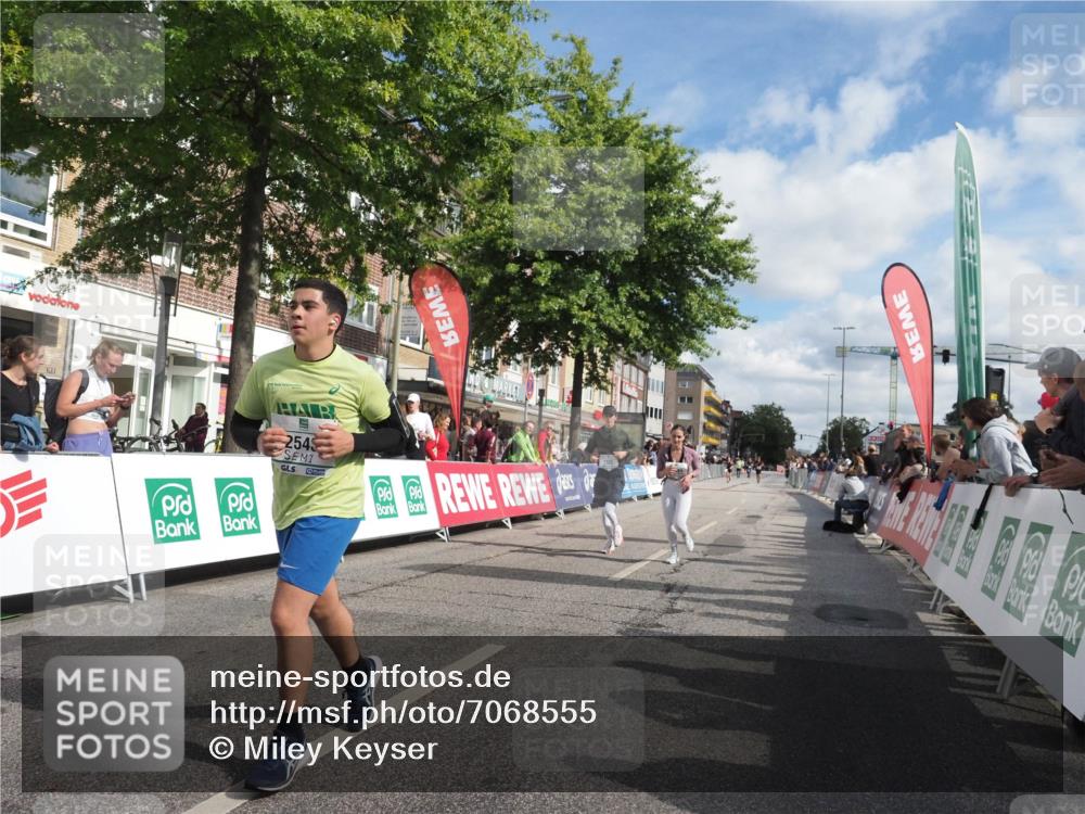 15.09.2024 - PSD Bank Halbmarathon Miley Keyser http://msf.ph/oto/7068555 15.09.2024 12:20:29 Ziel 1284, 2525, 2543, 3231, 3483 meine-sportfotos.de