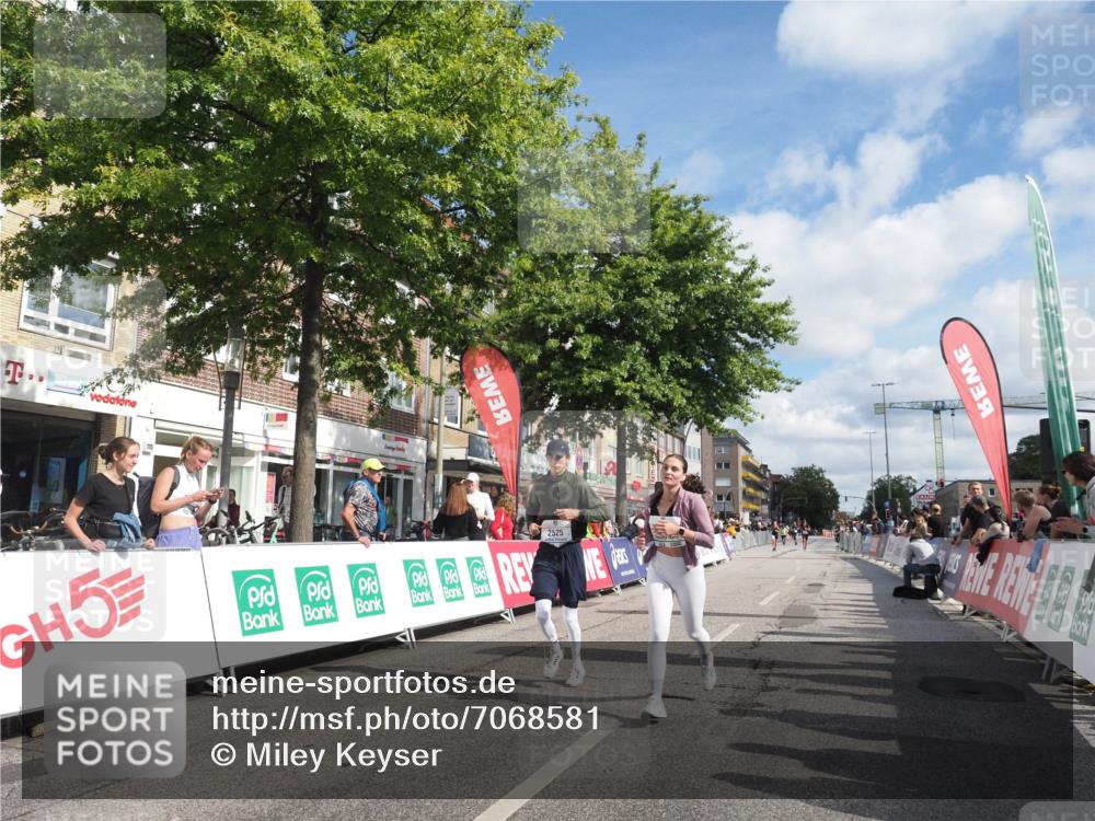 15.09.2024 - PSD Bank Halbmarathon Miley Keyser http://msf.ph/oto/7068581 15.09.2024 12:20:30 Ziel 1284, 2525, 2543, 3231, 3483 meine-sportfotos.de