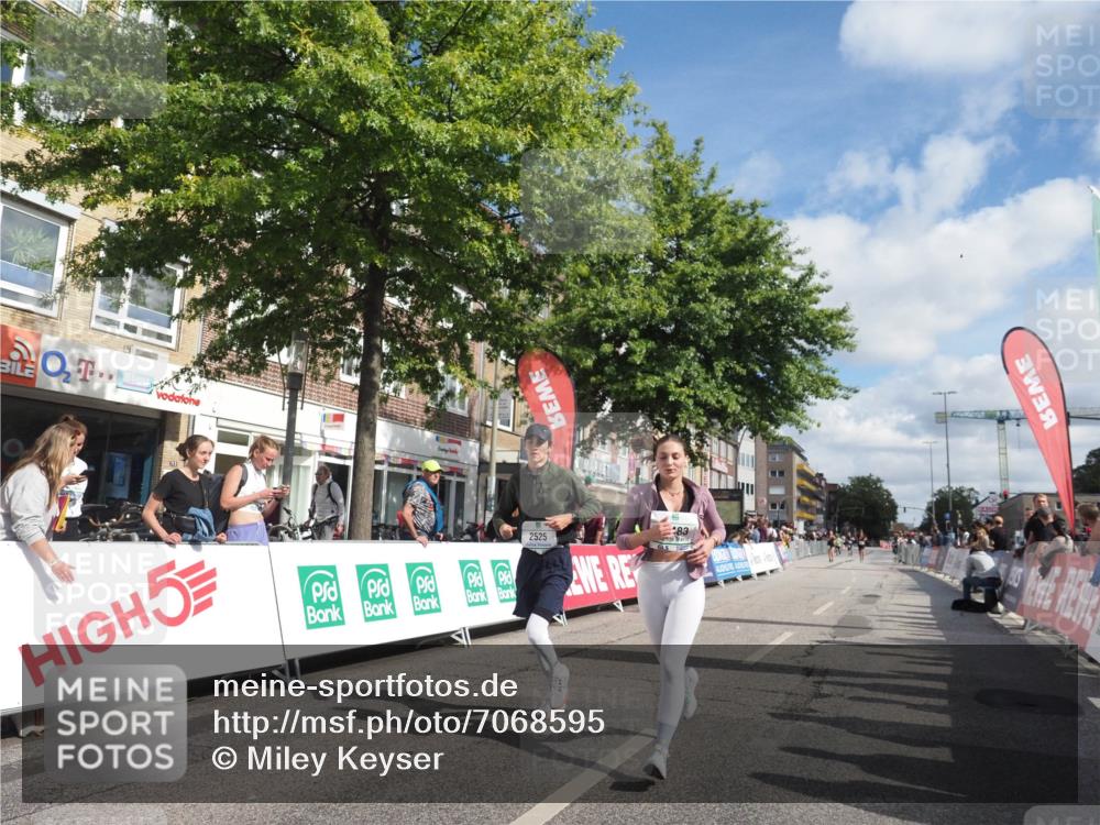 15.09.2024 - PSD Bank Halbmarathon Miley Keyser http://msf.ph/oto/7068595 15.09.2024 12:20:30 Ziel 1284, 2525, 2543, 3231, 3483 meine-sportfotos.de