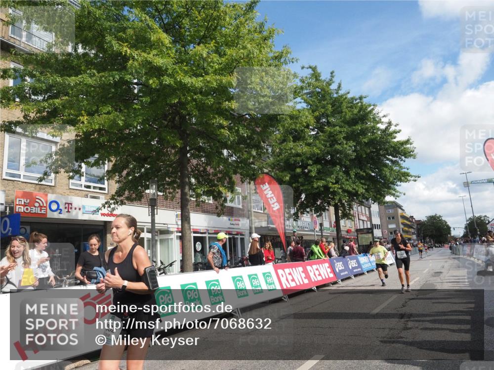 15.09.2024 - PSD Bank Halbmarathon Miley Keyser http://msf.ph/oto/7068632 15.09.2024 12:20:43 Ziel 2128, 2325, 2957, 3032 meine-sportfotos.de