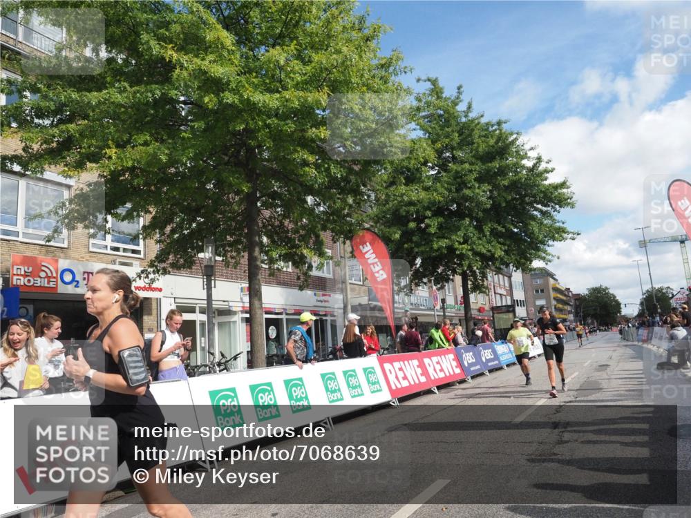 15.09.2024 - PSD Bank Halbmarathon Miley Keyser http://msf.ph/oto/7068639 15.09.2024 12:20:43 Ziel 2128, 2325, 2957, 3032 meine-sportfotos.de