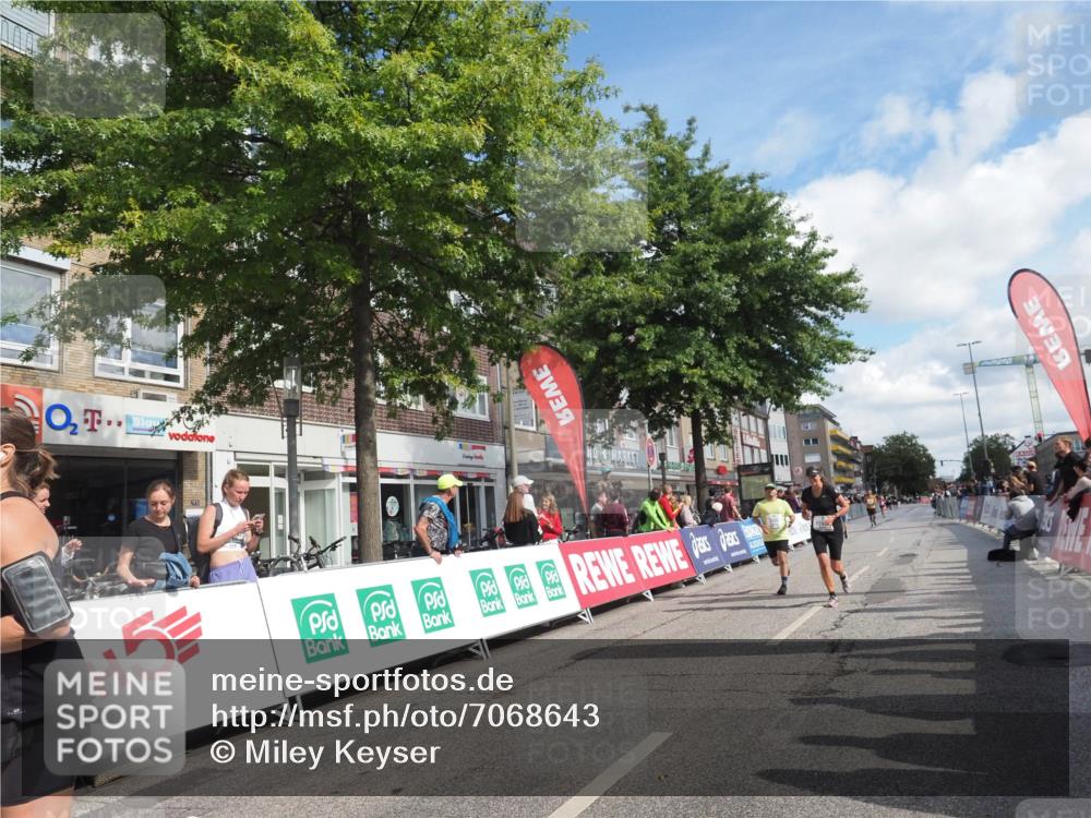 15.09.2024 - PSD Bank Halbmarathon Miley Keyser http://msf.ph/oto/7068643 15.09.2024 12:20:43 Ziel 2128, 2325, 2957, 3032 meine-sportfotos.de