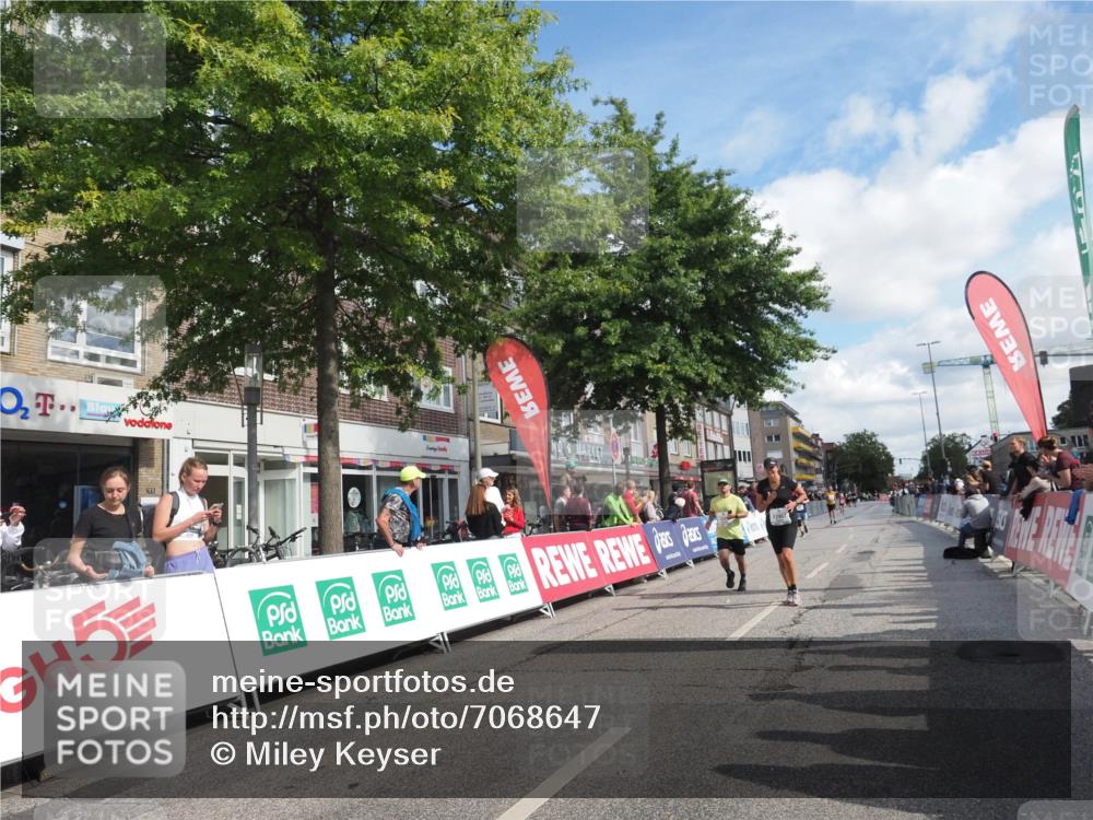 15.09.2024 - PSD Bank Halbmarathon Miley Keyser http://msf.ph/oto/7068647 15.09.2024 12:20:44 Ziel 2128, 2325, 2957, 3032 meine-sportfotos.de