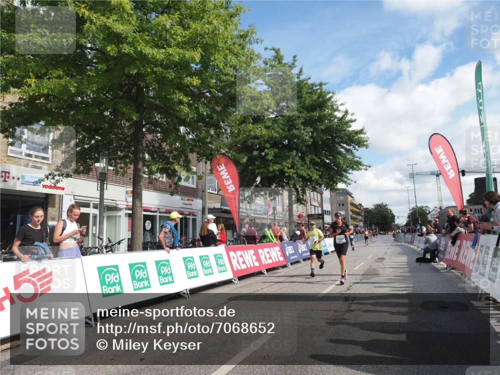 15.09.2024 - PSD Bank Halbmarathon Miley Keyser http://msf.ph/oto/7068652 15.09.2024 12:20:44 Ziel 2128, 2325, 2957, 3032 meine-sportfotos.de