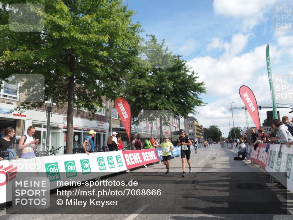 15.09.2024 - PSD Bank Halbmarathon Miley Keyser http://msf.ph/oto/7068666 15.09.2024 12:20:44 Ziel 2128, 2325, 2957, 3032 meine-sportfotos.de
