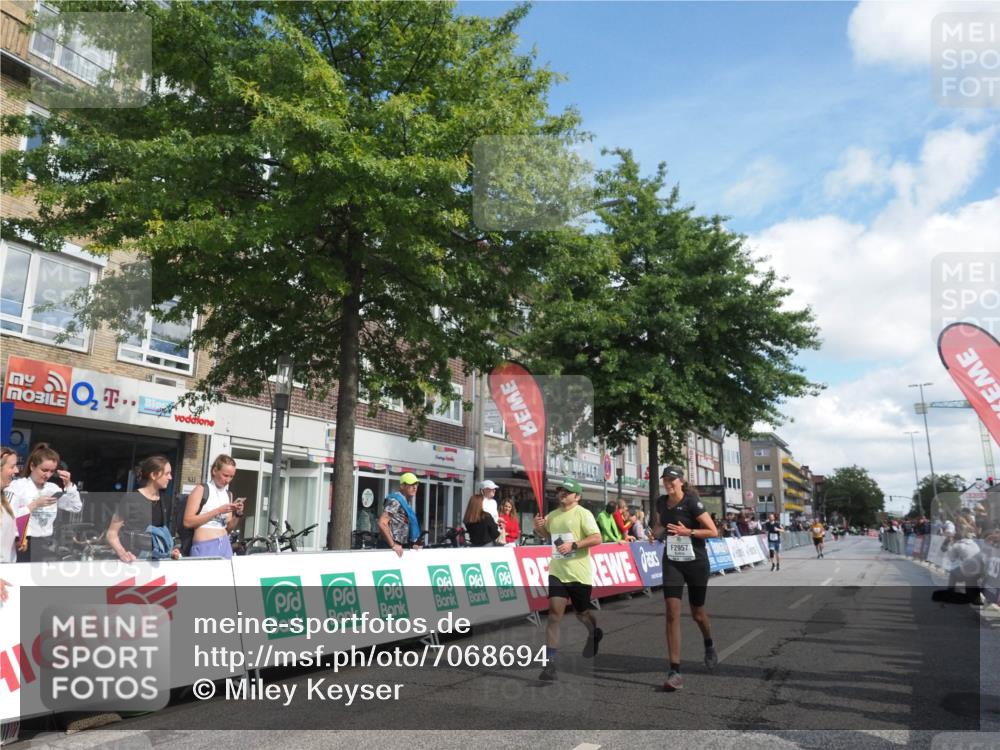 15.09.2024 - PSD Bank Halbmarathon Miley Keyser http://msf.ph/oto/7068694 15.09.2024 12:20:45 Ziel 2128, 2325, 2957, 3032 meine-sportfotos.de