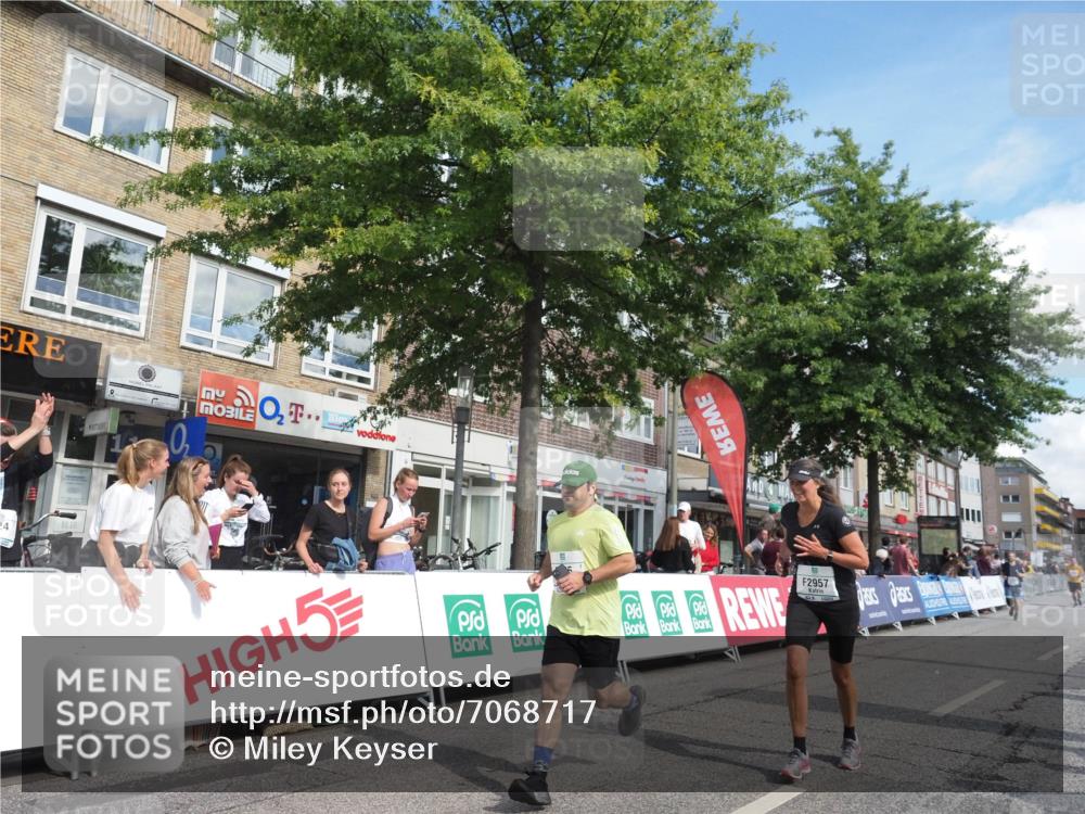 15.09.2024 - PSD Bank Halbmarathon Miley Keyser http://msf.ph/oto/7068717 15.09.2024 12:20:45 Ziel 2128, 2325, 2957, 3032 meine-sportfotos.de