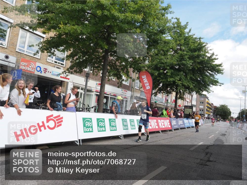 15.09.2024 - PSD Bank Halbmarathon Miley Keyser http://msf.ph/oto/7068727 15.09.2024 12:20:51 Ziel 2070, 2128, 2325, 2957, 3032, 3248 meine-sportfotos.de