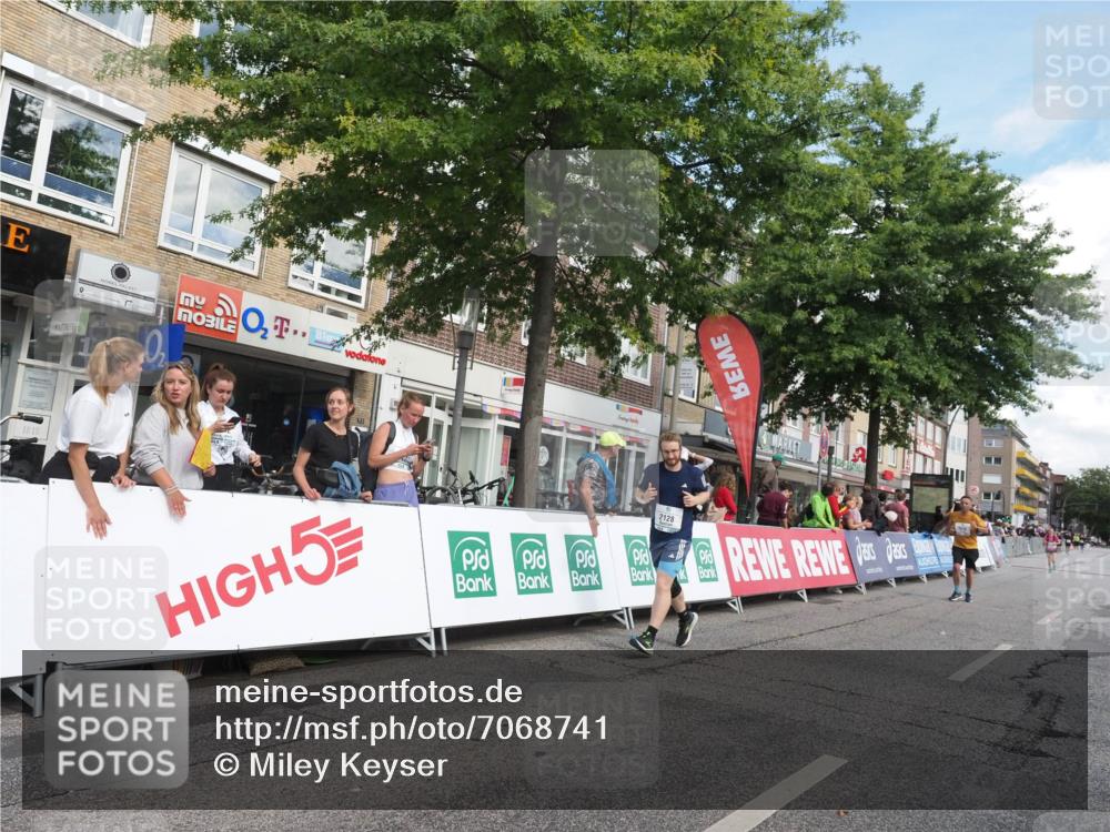 15.09.2024 - PSD Bank Halbmarathon Miley Keyser http://msf.ph/oto/7068741 15.09.2024 12:20:52 Ziel 2070, 2128, 2325, 2957, 3032, 3248 meine-sportfotos.de