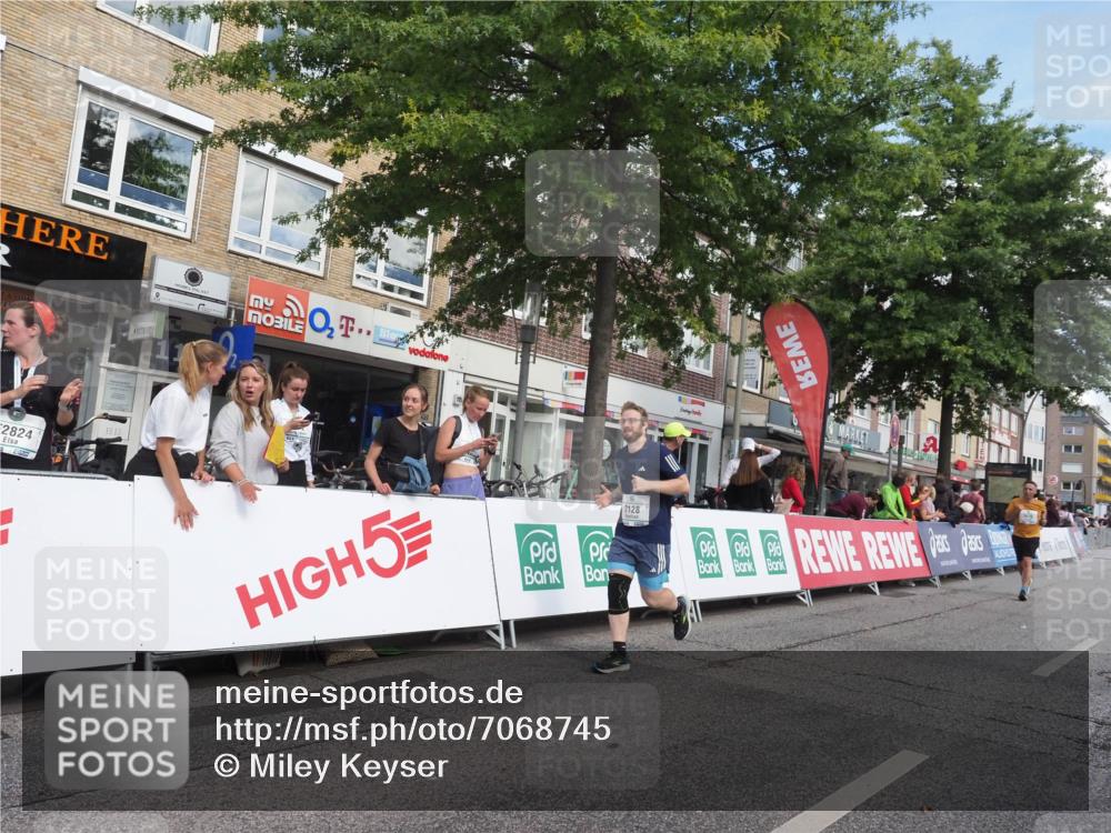 15.09.2024 - PSD Bank Halbmarathon Miley Keyser http://msf.ph/oto/7068745 15.09.2024 12:20:52 Ziel 2070, 2128, 2325, 2957, 3032, 3248 meine-sportfotos.de